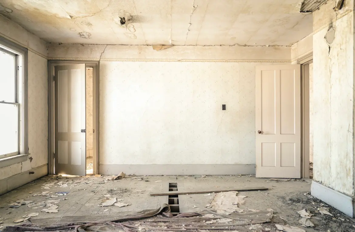 Waste disposal crew managing a cleanout project in Bonne Terre